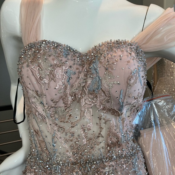 New elegant long dress/gown - Picture 3 of 17